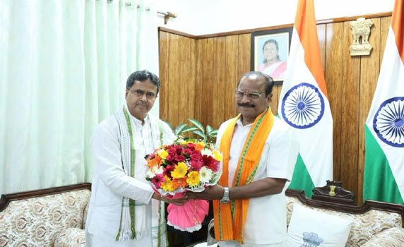 Tripura CM Dr Manik Saha calls on Governor Indrasena Reddy Nallu at Lok Bhawan, Agartala. 